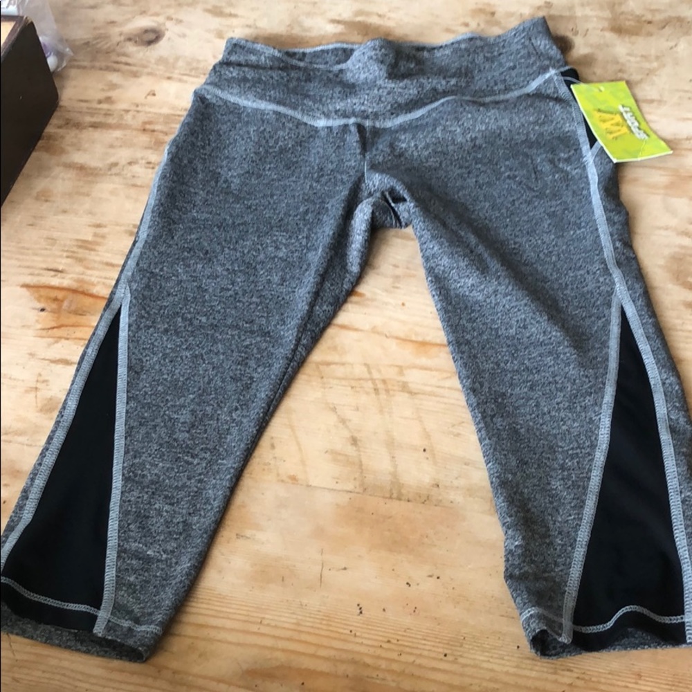 W Sport Capri Leggings size Medium